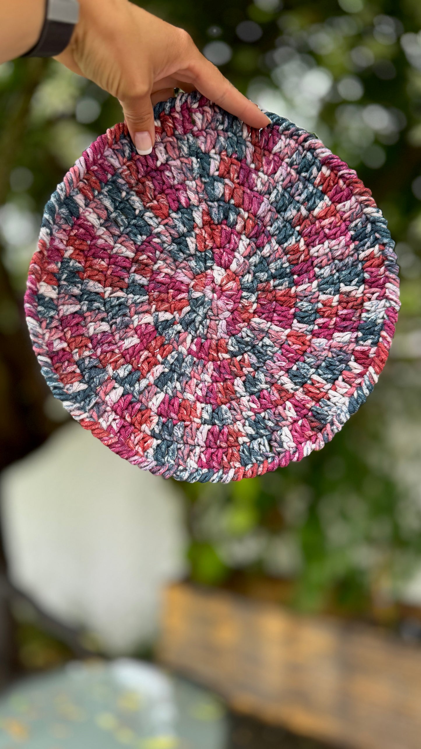 Sous-plat décoratif au crochet fruits des champs