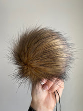 Charger l'image dans la galerie, Tuque Moutarde - Sur commande