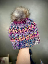 Charger l'image dans la galerie, Tuque Candy Crush - Prêt à partir