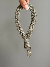 Charger l'image dans la galerie, Porte-clés kaki mix