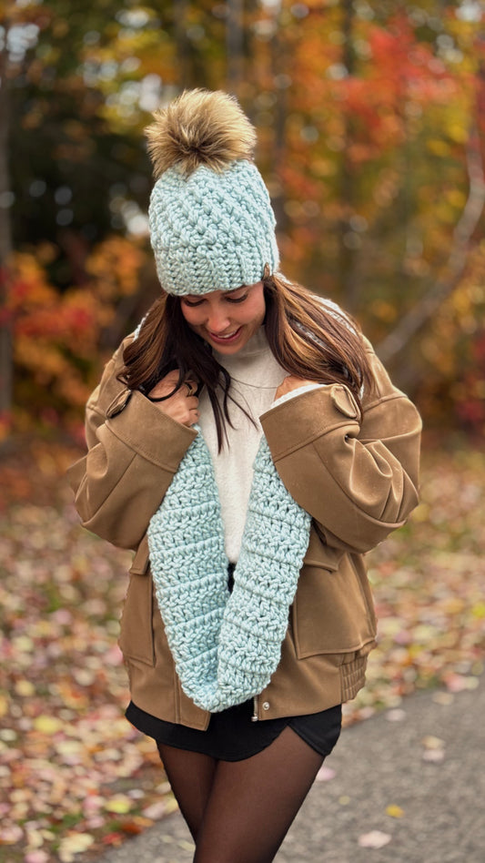 Tuque à pompon - Sky - Fait à la main - Prêt à partir