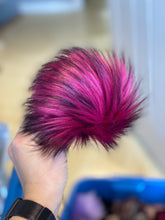 Charger l'image dans la galerie, Tuque Candy Crush - Sur commande - Pompon au choix