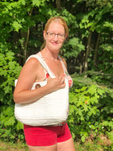 Charger l'image dans la galerie, *COMPLET* PRÉ-COMMANDE: Sac fourre-tout fait à la main - Couleur au choix