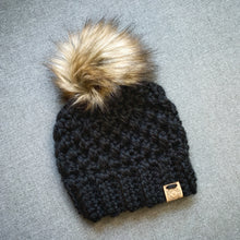 Charger l'image dans la galerie, Tuque classique noire - Sur commande