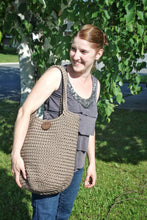 Charger l'image dans la galerie, *COMPLET* PRÉ-COMMANDE: Sac fourre-tout fait à la main - Couleur au choix