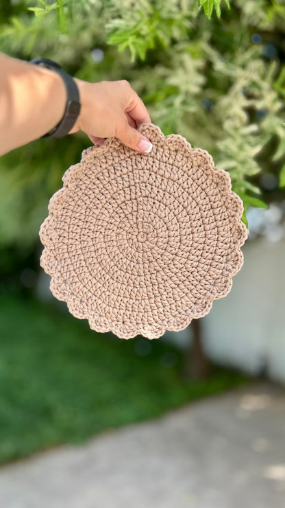 Sous-plat décoratif au crochet boho