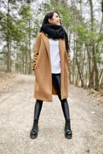 Load image into Gallery viewer, Foulard infini noir - Prêt à partir
