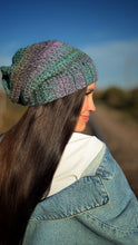 Load image into Gallery viewer, Tuque molle (beanie) mince - Mermaid - Prêt à partir
