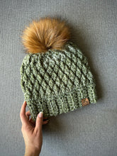 Load image into Gallery viewer, Soft wool-free beanie - Heather green - Ready to go
