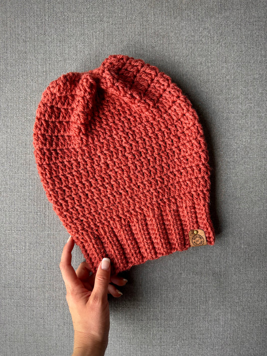 Tuque Molle Laine Mince Rouille Fait Main au Crochet - Prêt à partir