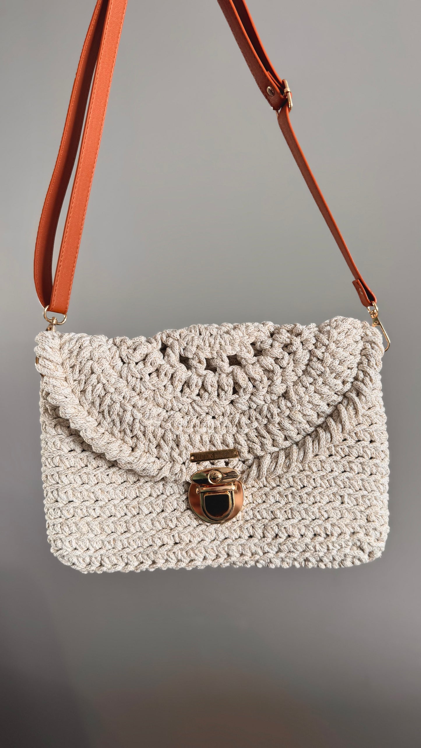 Sac à main Crème & Fil doré – Fait à la main – Prêt à partir