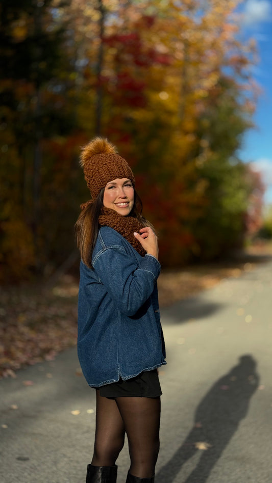 Tuque à pompon - Pacane - Fait à la main - Prêt à partir