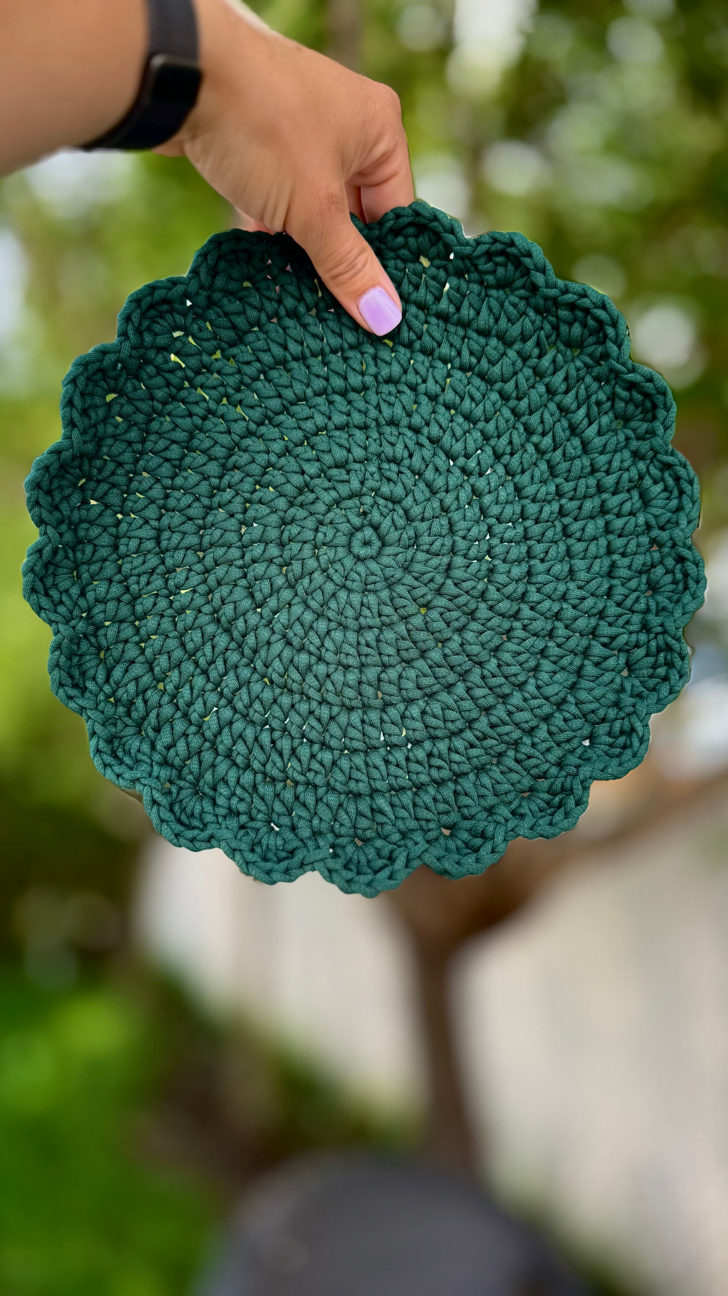 Sous-plat décoratif au crochet vert forêt