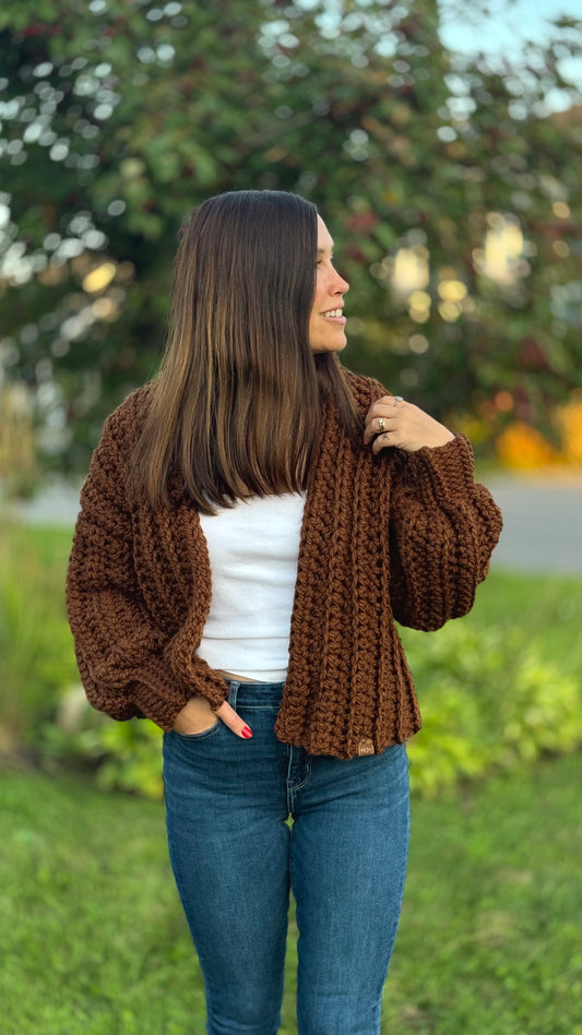 PRÉ-COMMANDE: Cardigan chunky fait à la main - Couleur au choix