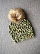 Load image into Gallery viewer, Soft wool-free beanie - Heather green - Ready to go
