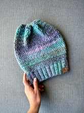 Load image into Gallery viewer, Tuque molle (beanie) mince - Mermaid - Prêt à partir
