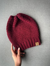 Charger l&#39;image dans la galerie, Tuque molle (beanie) mince - bourgogne - Prêt à partir
