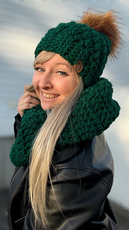 Tuque à pompon - Vert Émeraude - Fait à la main - Prêt à partir