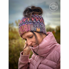 Load image into Gallery viewer, Black &amp; gray bun beanie - Ready to ship
