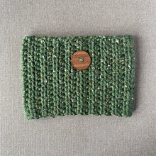 Load image into Gallery viewer, Kale neck warmer - ready to go
